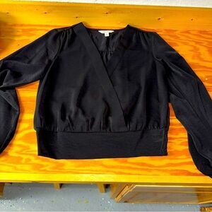 Nine West Long Sleeve Surplice Blouse with banded bottom. Size small- NEW!
